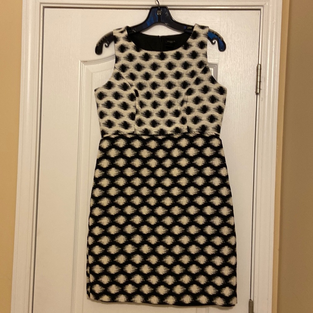 Ann Taylor  pattern black and cream sz 8 petite Dress